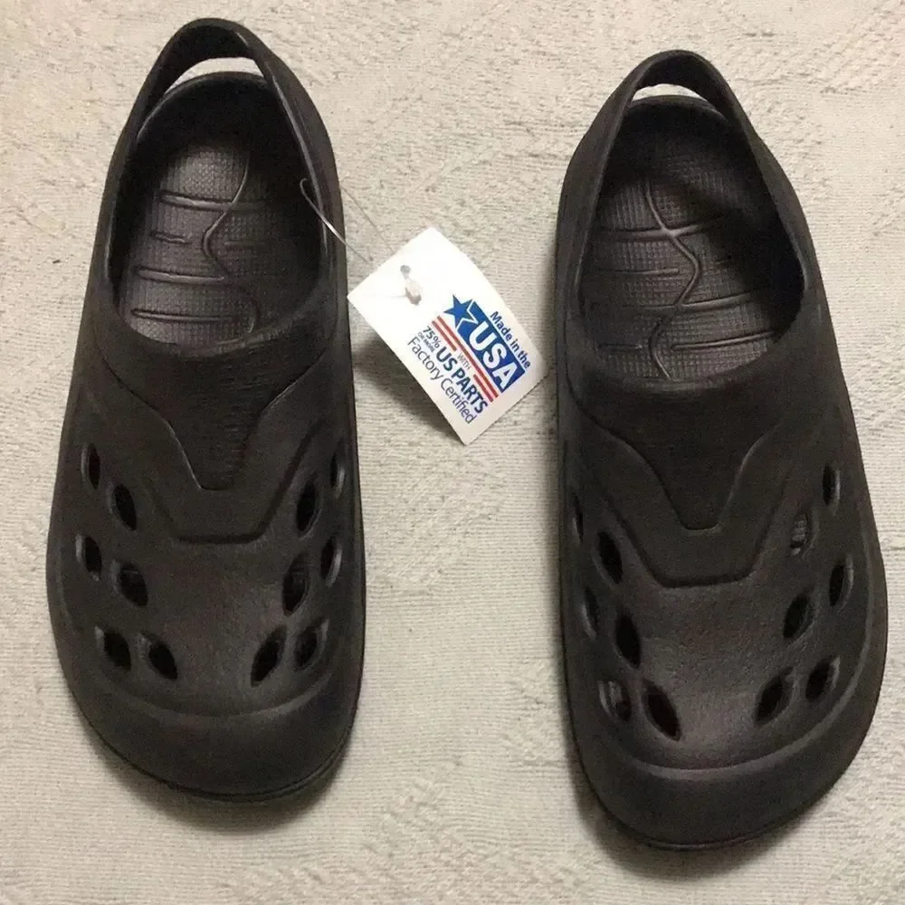 Made In USA water Shoes Boy Size 3/4